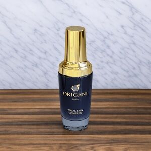 Total Skin Complex - Gold and Black